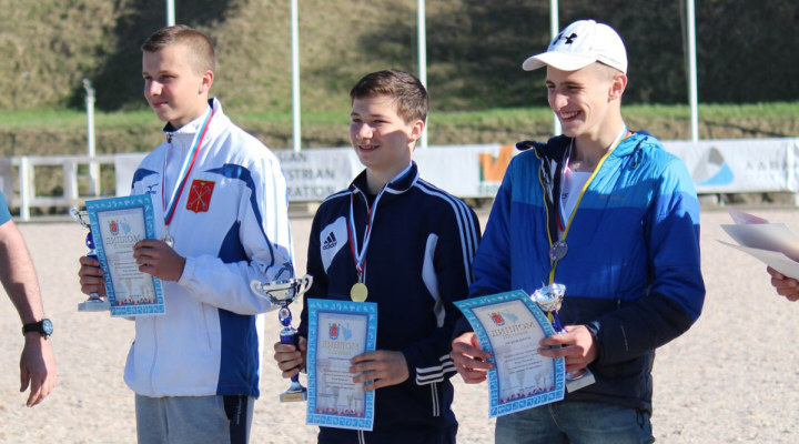 Соревнования по троеборью в Санкт-Петербурге выиграли Владимир Заболотских и Дина Фандо